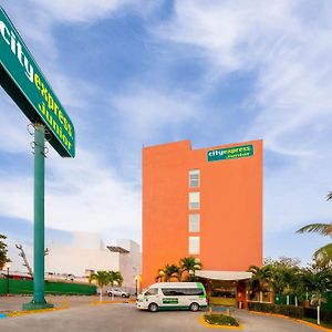 City Express Junior Ciudad del Carmen